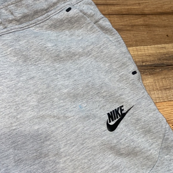 Nike Tech Fleece Joggers - Picture 3 of 14